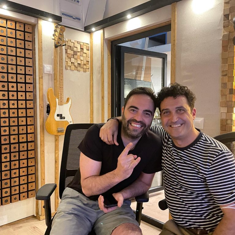 Iván y César después de grabar un par de swings en Camaleon Music Studio