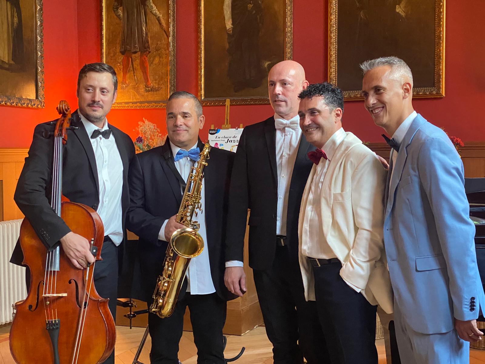 Pablo, Rafa Garcés, Elías, César y Lucho en el Ateneo presentando el programa "Tears of love"